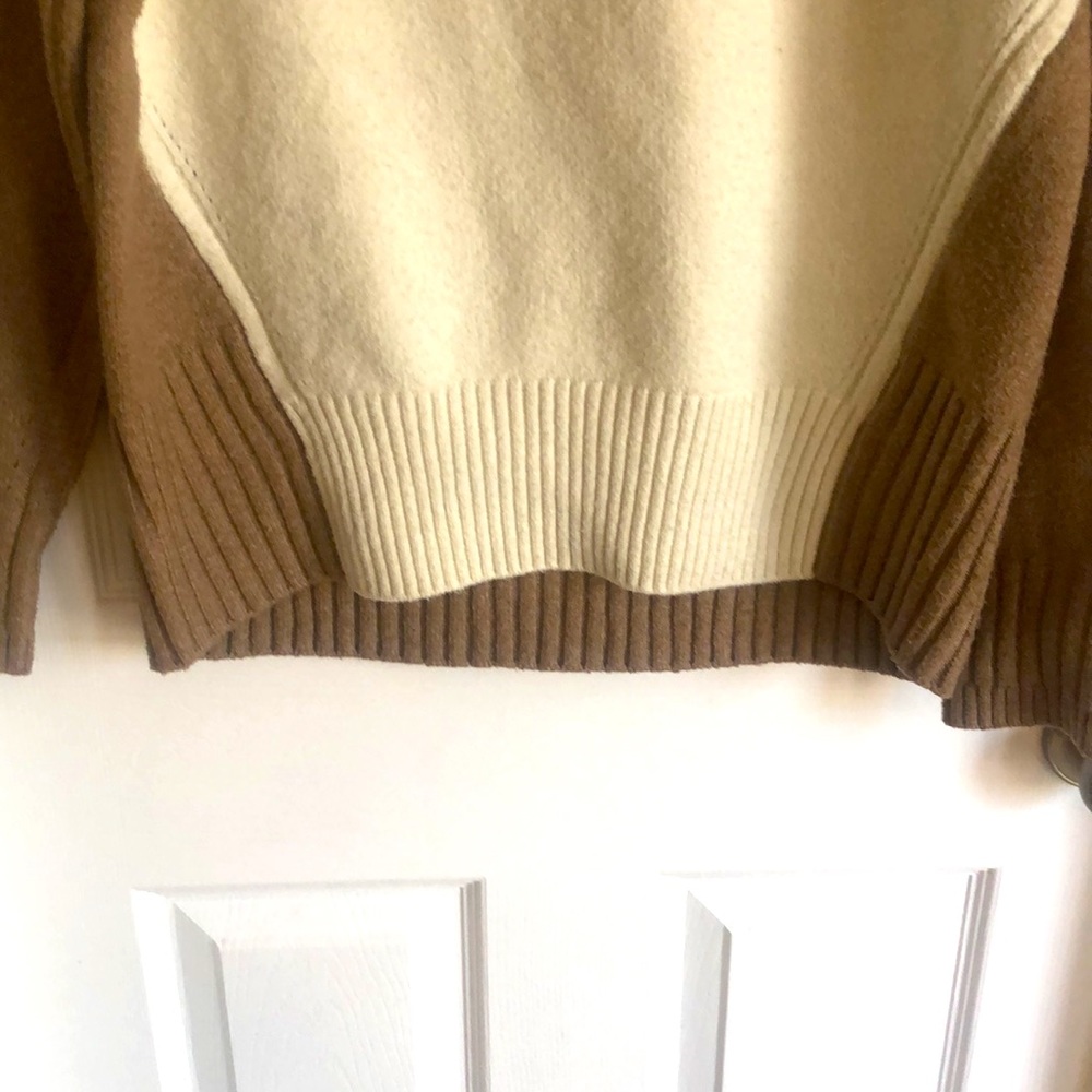 Color Block Sweater ☀️ - Picture 5 of 6